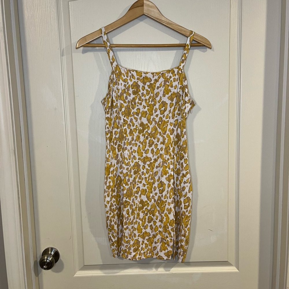 Sadie and Sage Stylish Yellow and White Women's Dress
